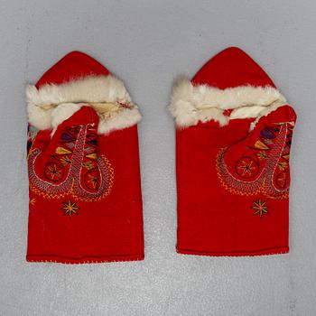 Folkdräkt Delsbo, 10 delar, Hälsingland, delvis daterad.