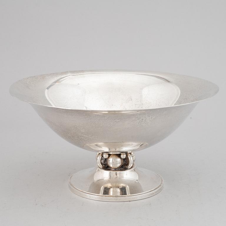 Alphonse LaPaglia, a sterling silver bowl.