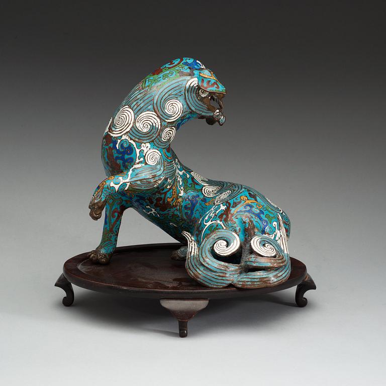 TEMPELHUND, cloisonné. Qing dynastin (1644-1912).