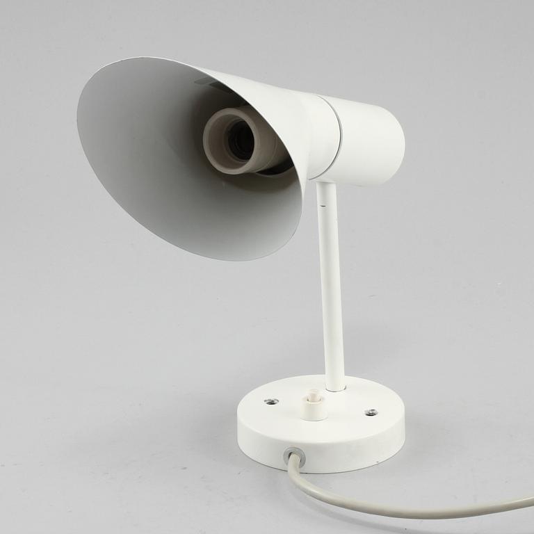VÄGGLAMPA, "Aj-lampan", Arne Jacobsen, Louis Poulsen, Danmark, formgiven 1959.