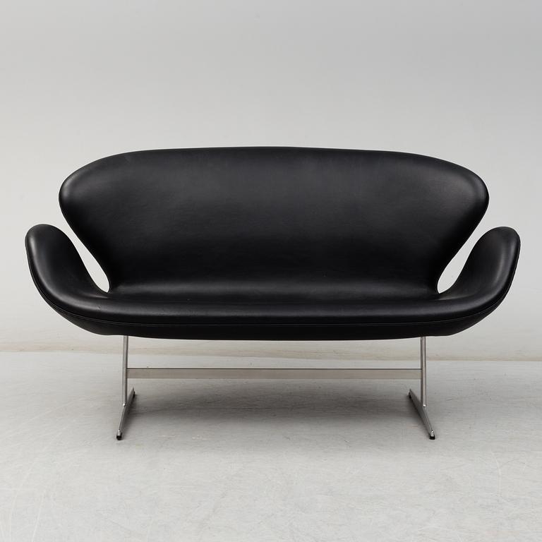 ARNE JACOBSEN,