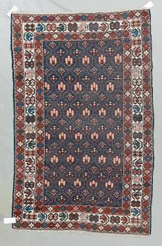 MATTA, Kaukasisk. Ca 171x110 cm.