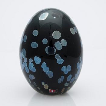 ÄGG, glas. Signerad O. Toikka Nuutajärvi 236 / 750.