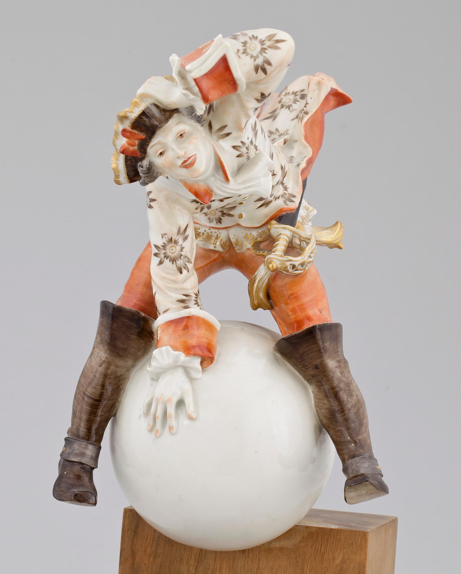 FIGURIN, porslin, Meissen. Sign A. Struck samt blindstämpel, Weifs. 1900-talest början.