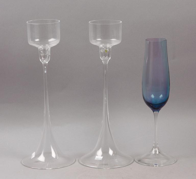 VAS och LJUSSTAKAR ett par. Glas 1900-tal.