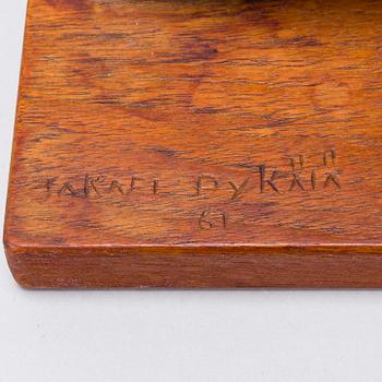 Sakari Pykälä, skulptur, trä, signerad och daterad -61.