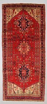 MATTA, Hamadan, 285 x 125 cm.