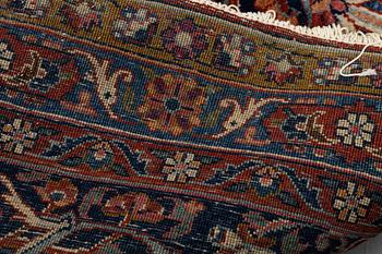 A carpet, semi-antique Kashan, a so-called Dabri, ca 394,5 x 310 cm.