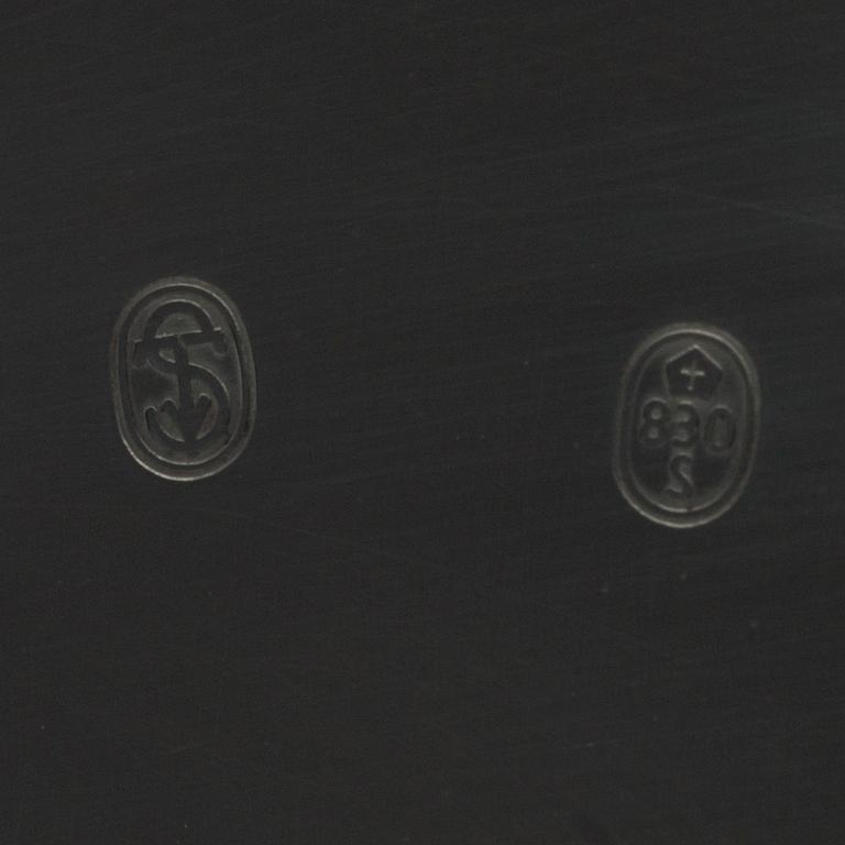 TALLRIKAR, 8 st. 830 silver. 1900-talets senare hälft. Vikt 3318 g.