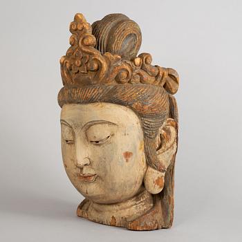 A Chinese mingstyle sculpture of a large wooden head of buddhisattva, 20th Century.