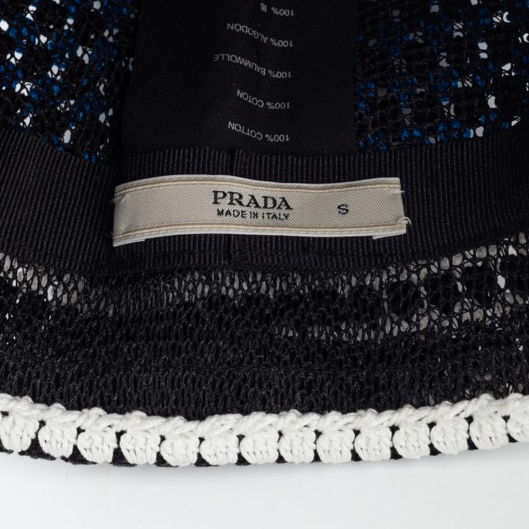 Prada, hatt, storlek S.