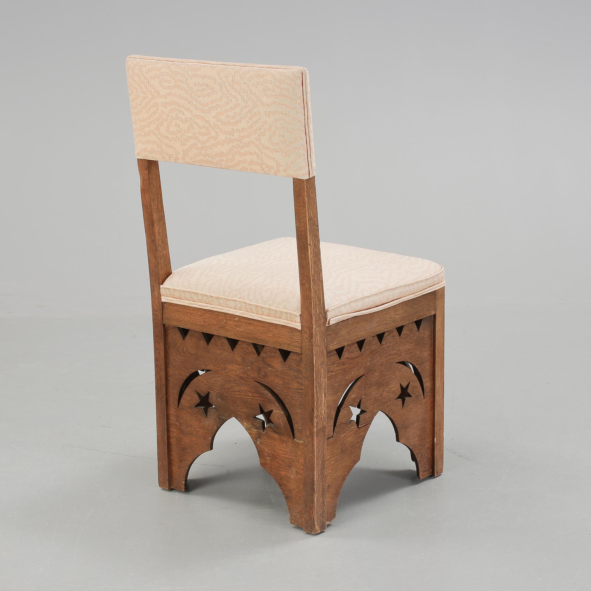 STOL, nygotisk stil, omkr år 1900.