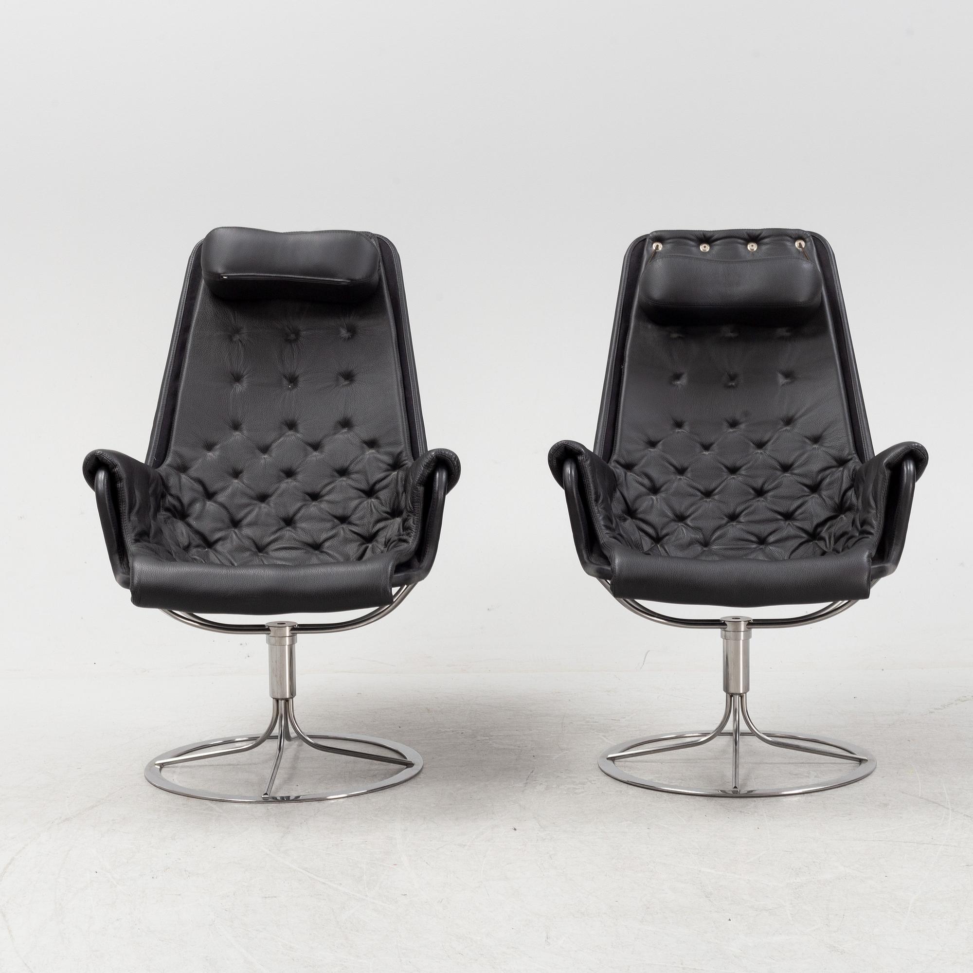 Bruno Mathsson, a apir of 'Jetson' lounge chairs, Dux, Sweden.