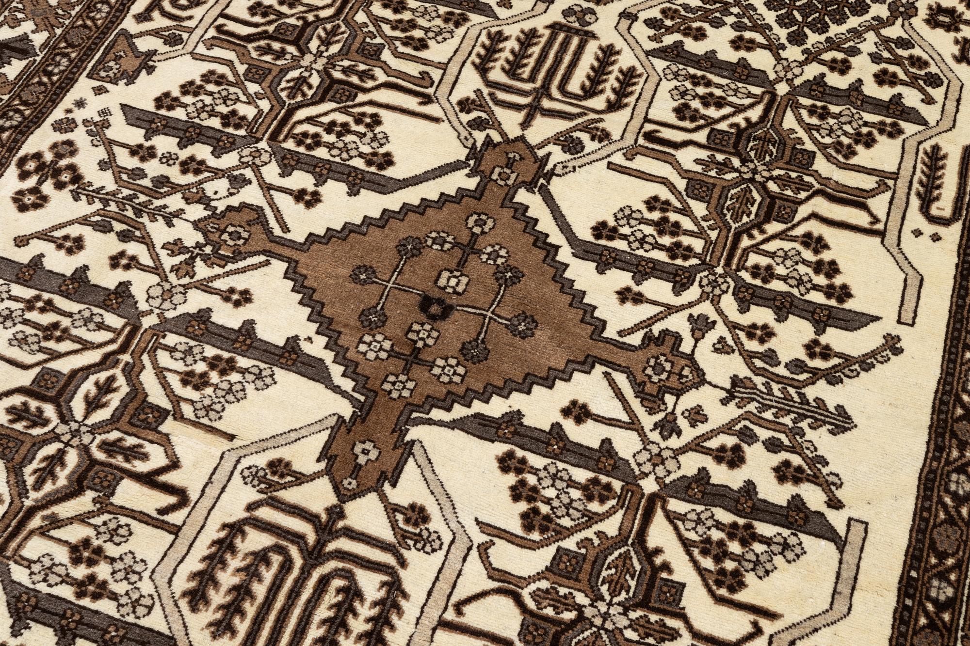 A Ferdos carpet, c. 295 x 210 cm.