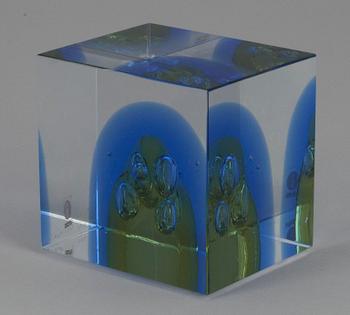 ÅRSKUB, glas, signerad Oiva Toikka, Nuutajärvi 2007, numrerad 509/2000.