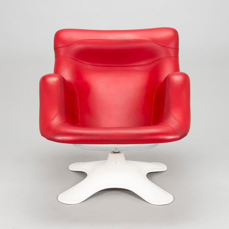 Yrjö Kukkapuro, a 'Carousell' armchair for Avarte 2013.