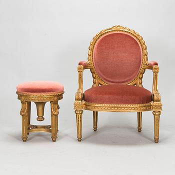 Karmstol med pall, Louis XVI-stil, omkring 1900.