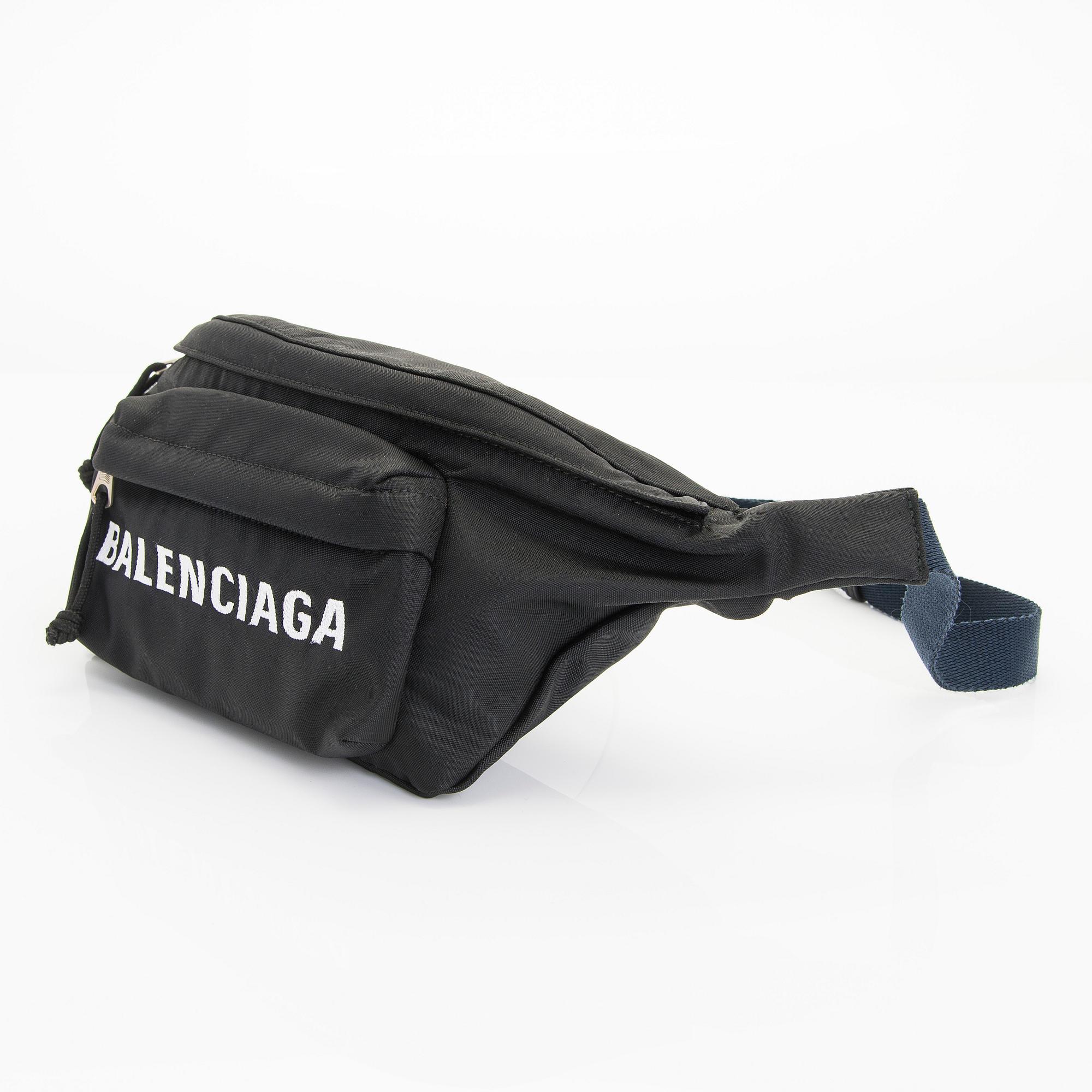 Balenciaga, midjeväska, "Wheel Belt Bag".