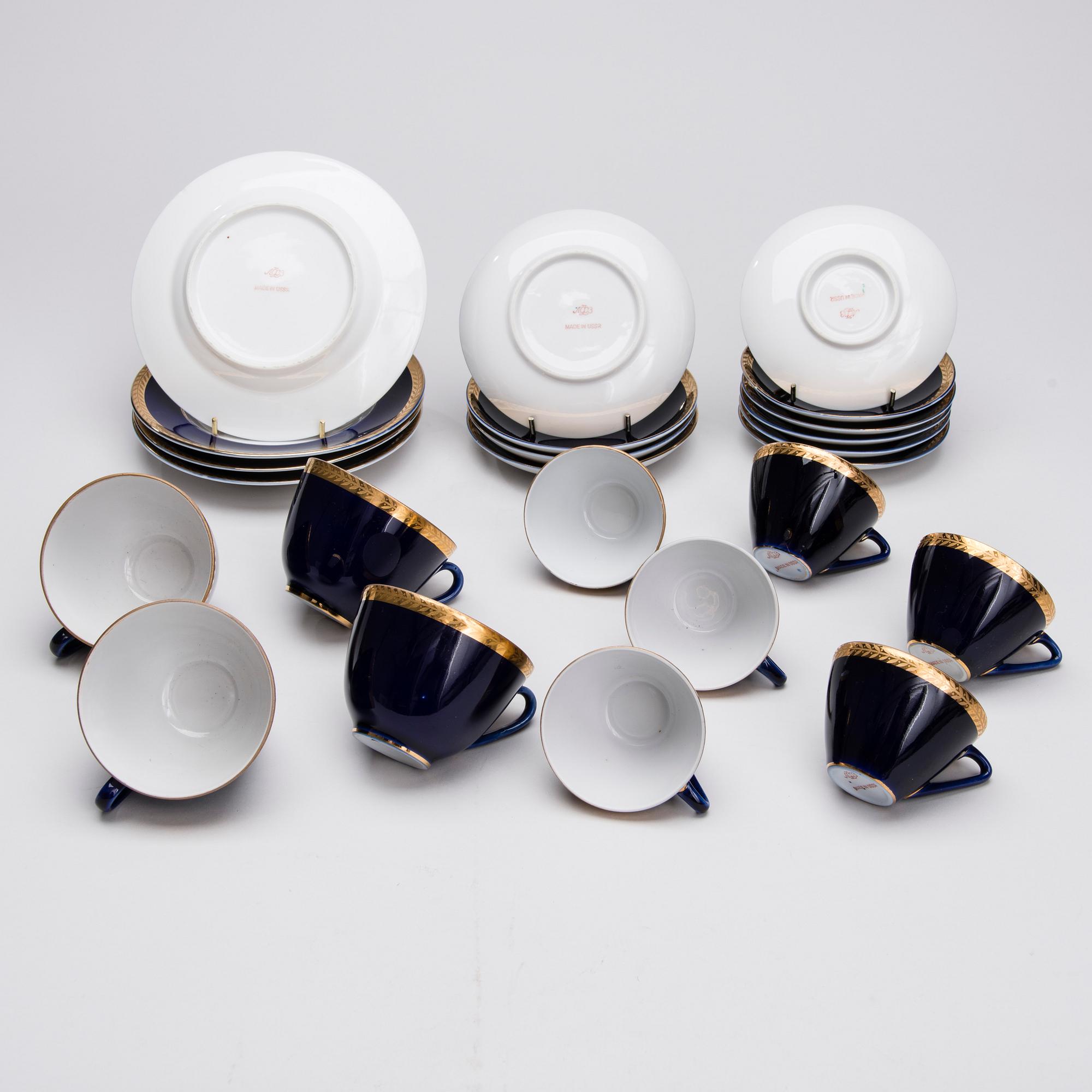 KAFFE- och TESERVISDELAR, 43 st, porslin, Lomonosov, Ryssland 1900-tal. Sovjetiska stämplar.