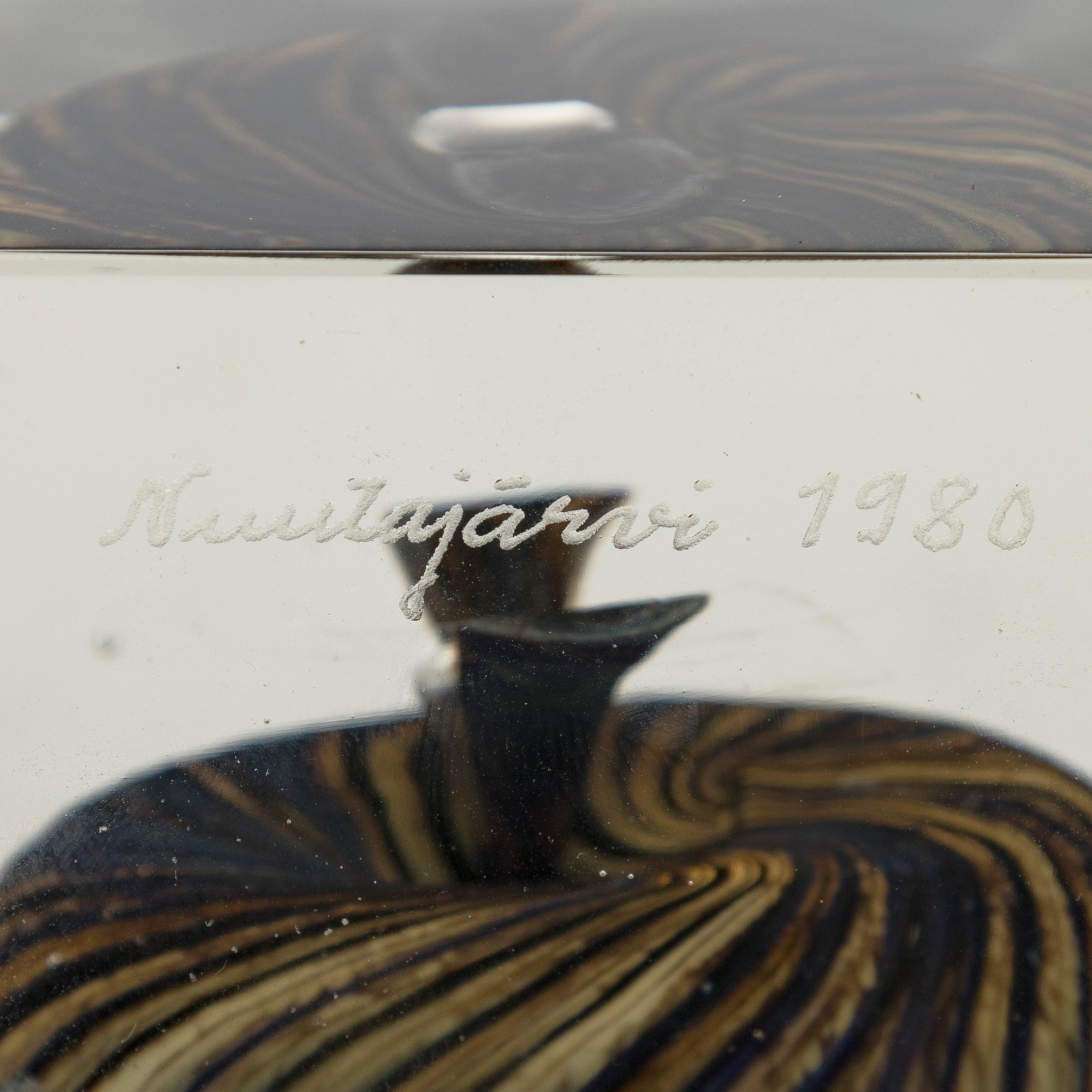 Oiva Toikka, vuosikuutio, signeerattu Oiva Toikka, Nuutajärvi 1980, numeroitu 716/1000.