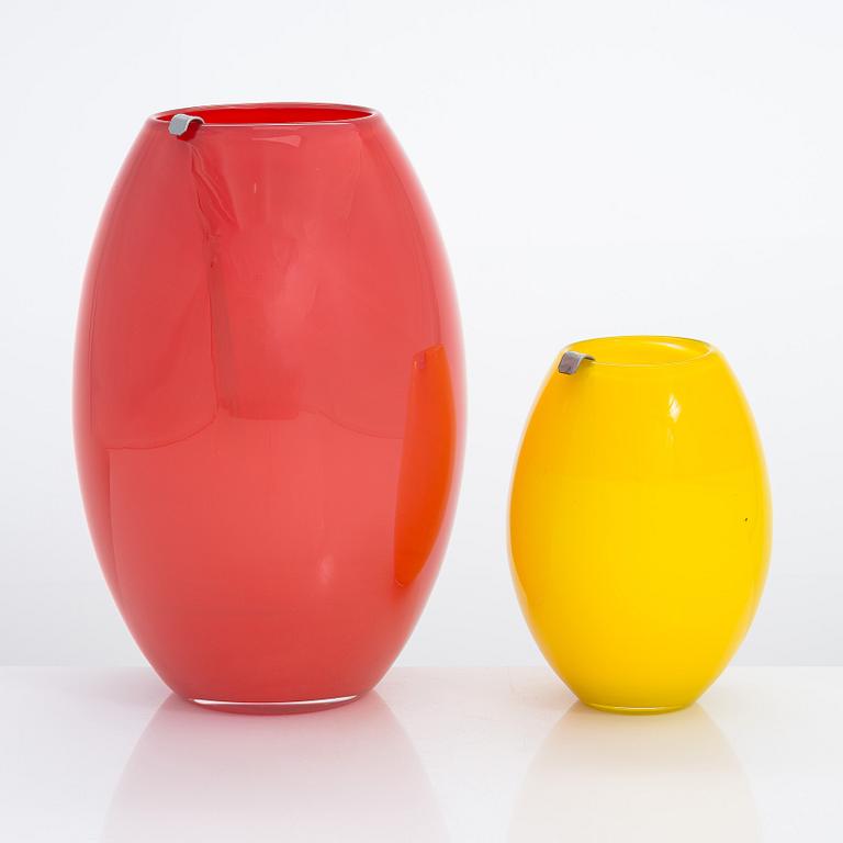 Ristomatti Ratia, vaser, två stycken, "Kväll" för Marimekko.