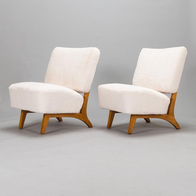 Oiva Parviainen, a pair of mid-20th century 'Susanna' armchairs for  Lahden Lepokalusto, Finland.