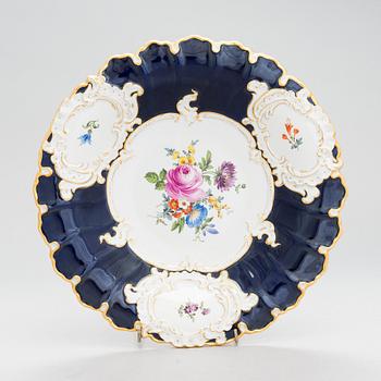 A 20th century Meissen porcelain dish.