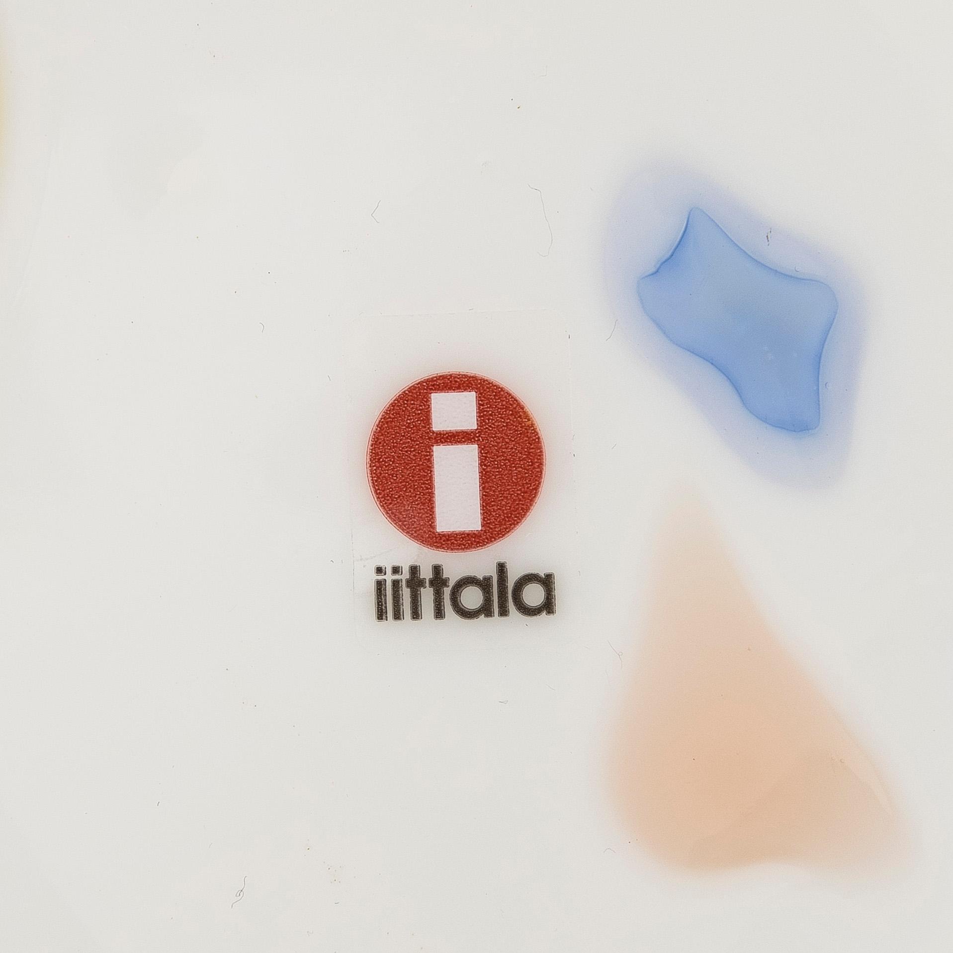 Oiva Toikka, vuosilintu ja muna 2014, "Leppärastas", signeerattu O. Toikka Nuutajärvi.