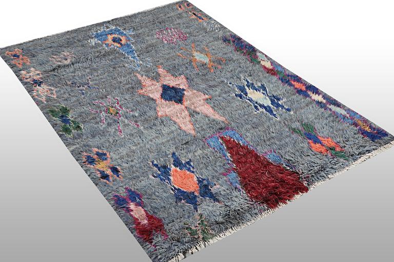 A arpet, Morocco Berber,  ca 275 x 178 cm.