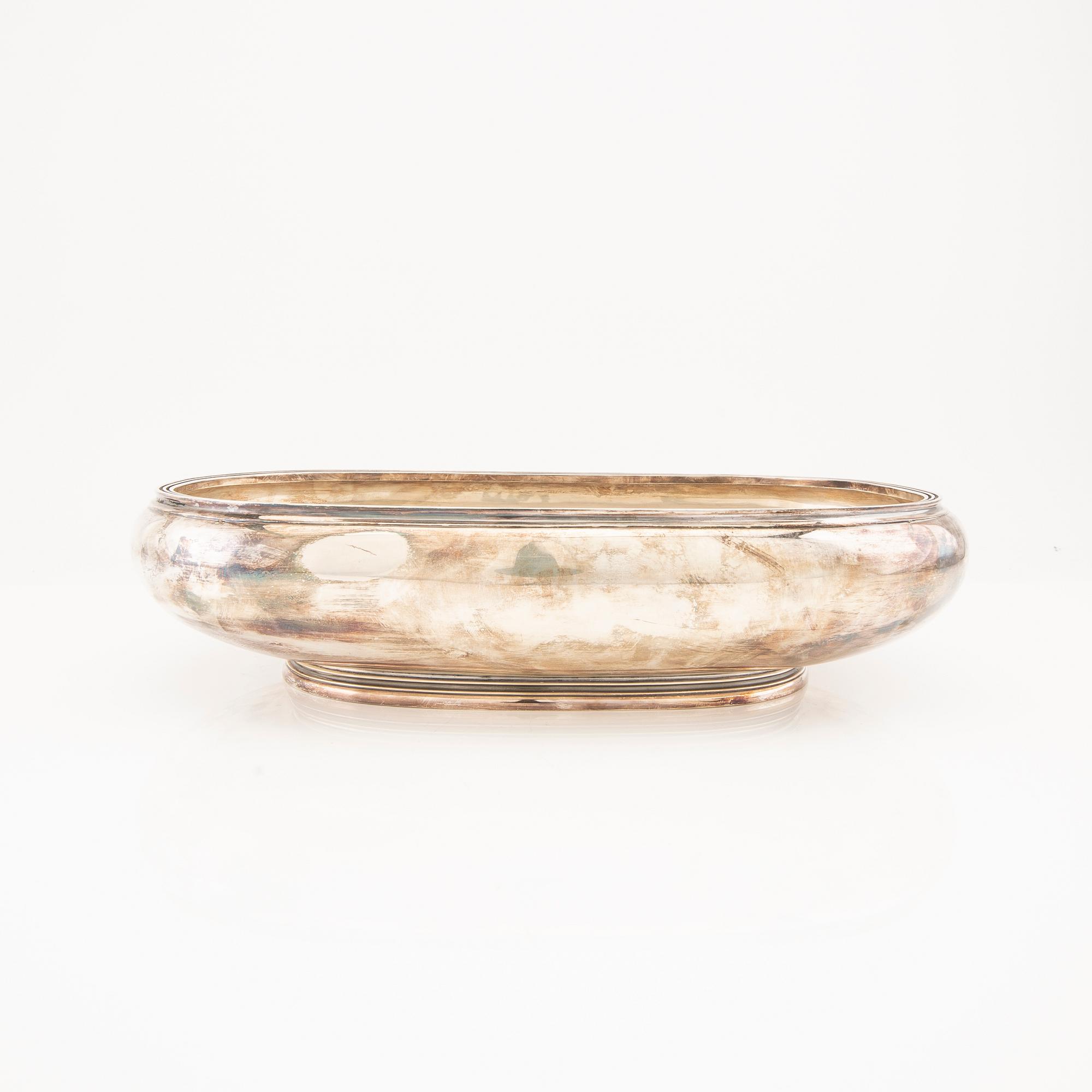 A Swedish 20th century silver bowl mark of Helge Lindgren/K Andersson Stockholm 1948, weight 1560 grams.