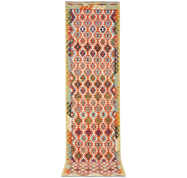A Kilim runner carpet, c. 406 x 87 cm.