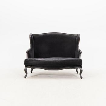 Soffa, rokokostil,  1900-talets andra hälft.