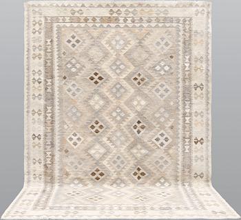 A Kilim rug, approx. 299 x 200 cm.