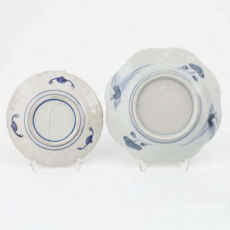 Seven pieces of Japanese Imari porcelain, around 1900 and early 20th century.