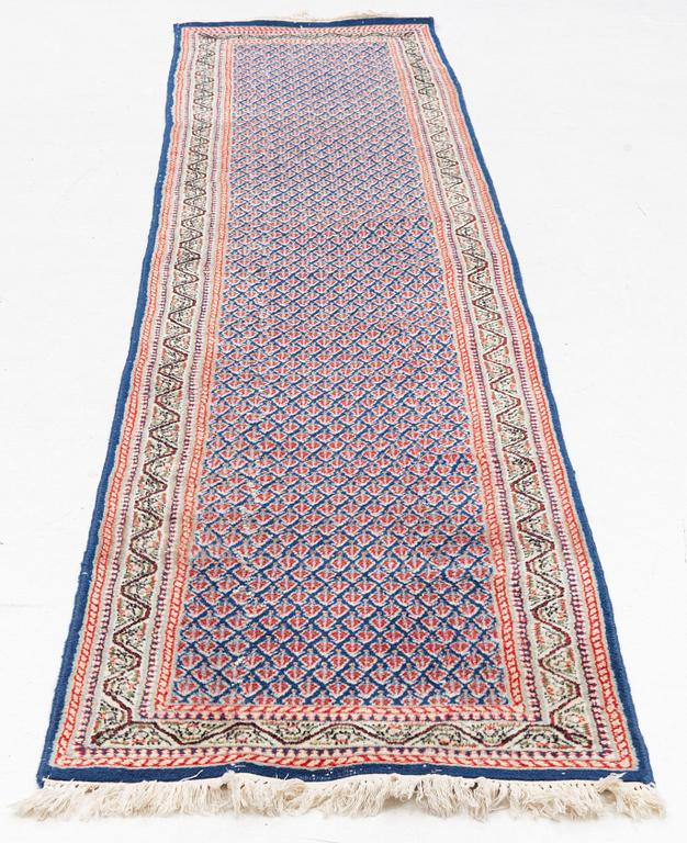 Gallerimatta, Serabend, ca 380 x 78 cm.