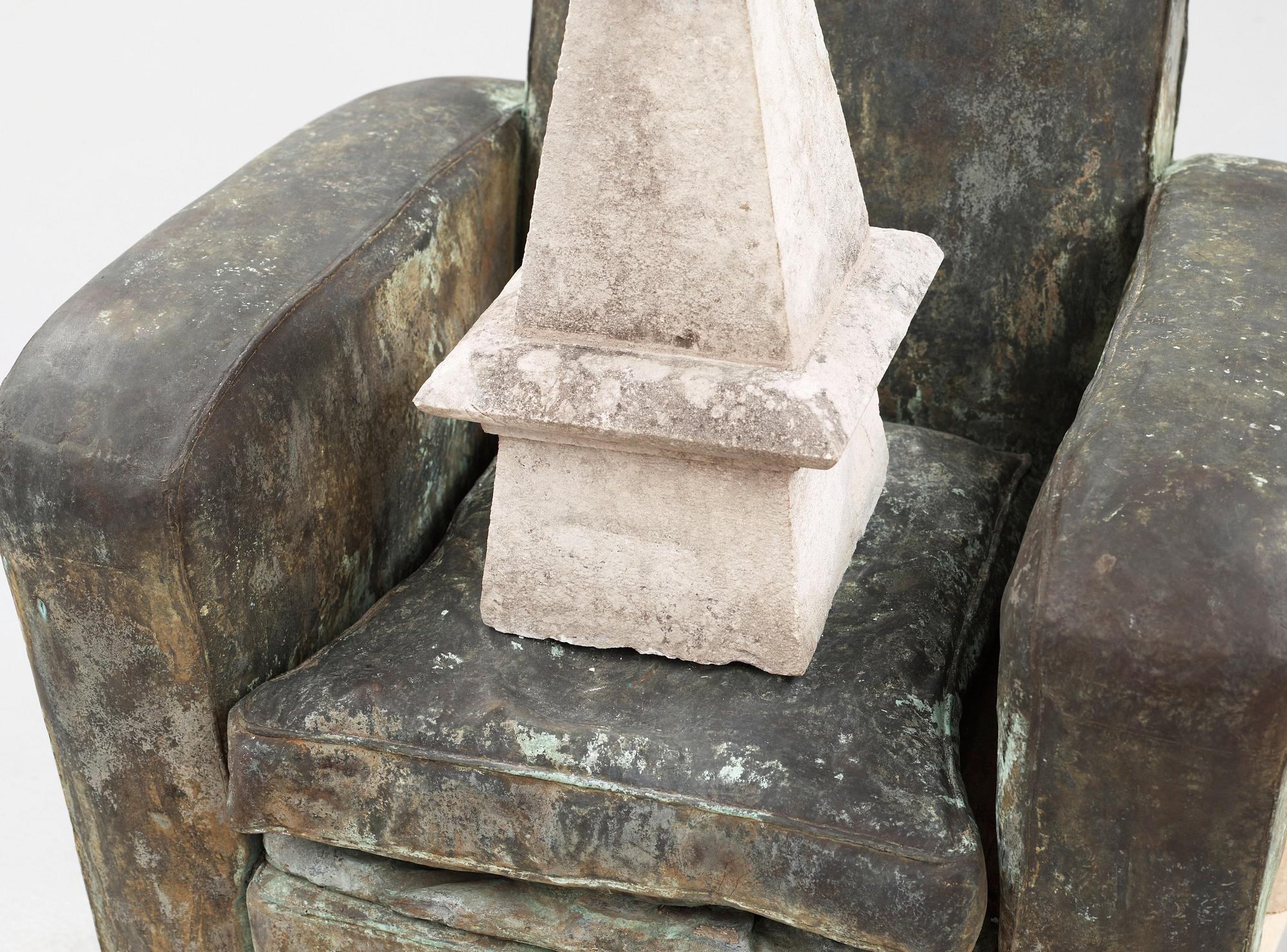 Erik Dietman, "Château Poltrone (aile gauche)".