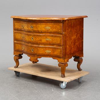 A mid 18th Century late Baroque chest of drawers.