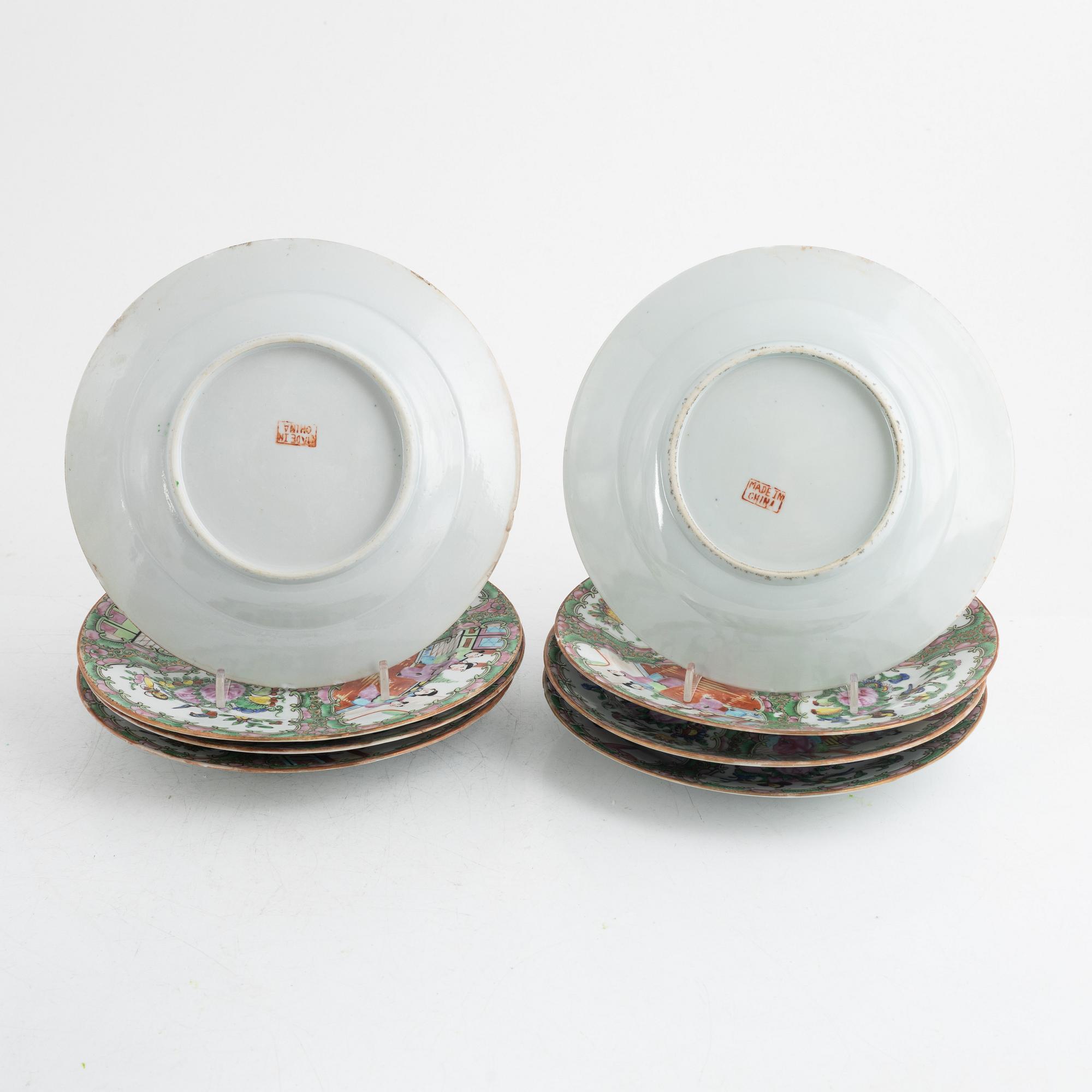 A set of twelve Chinese Canton porcelain plates, 20th century.