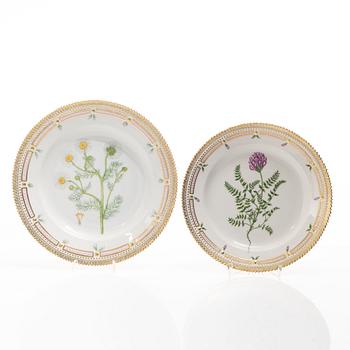 Royal Copenhagen, A group of four 'Flora Danica' plates/dishes, 20th century.
