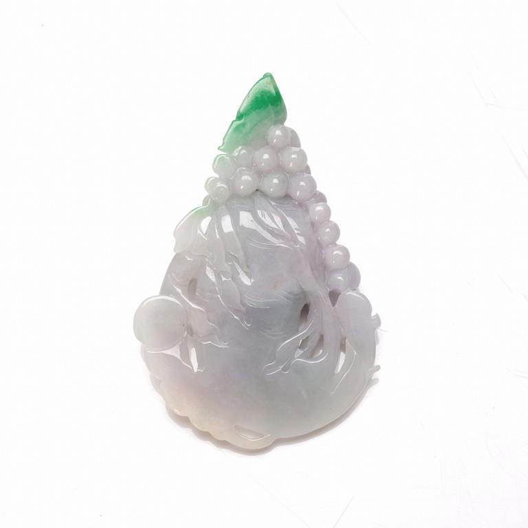 Skulptur, infärgad jade, Kina, 1900-tal.