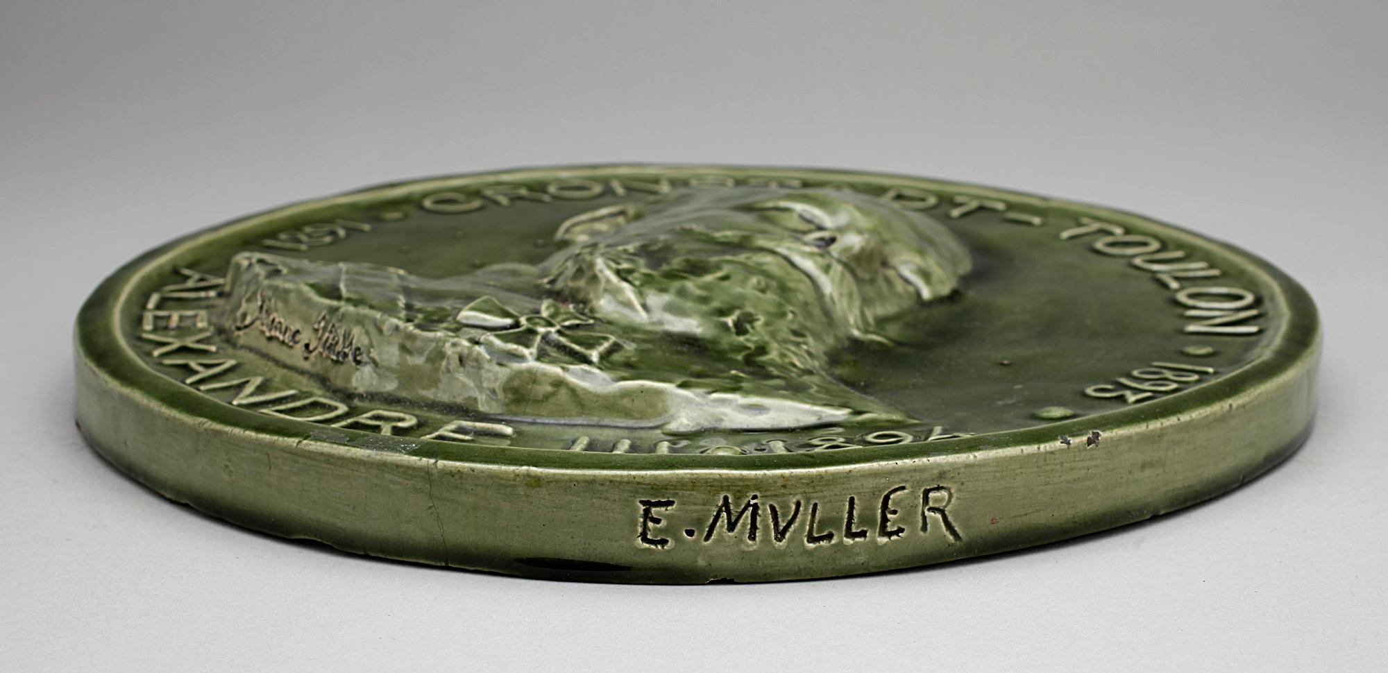 MEDALJONG, keramik. E.Muller, Paris.