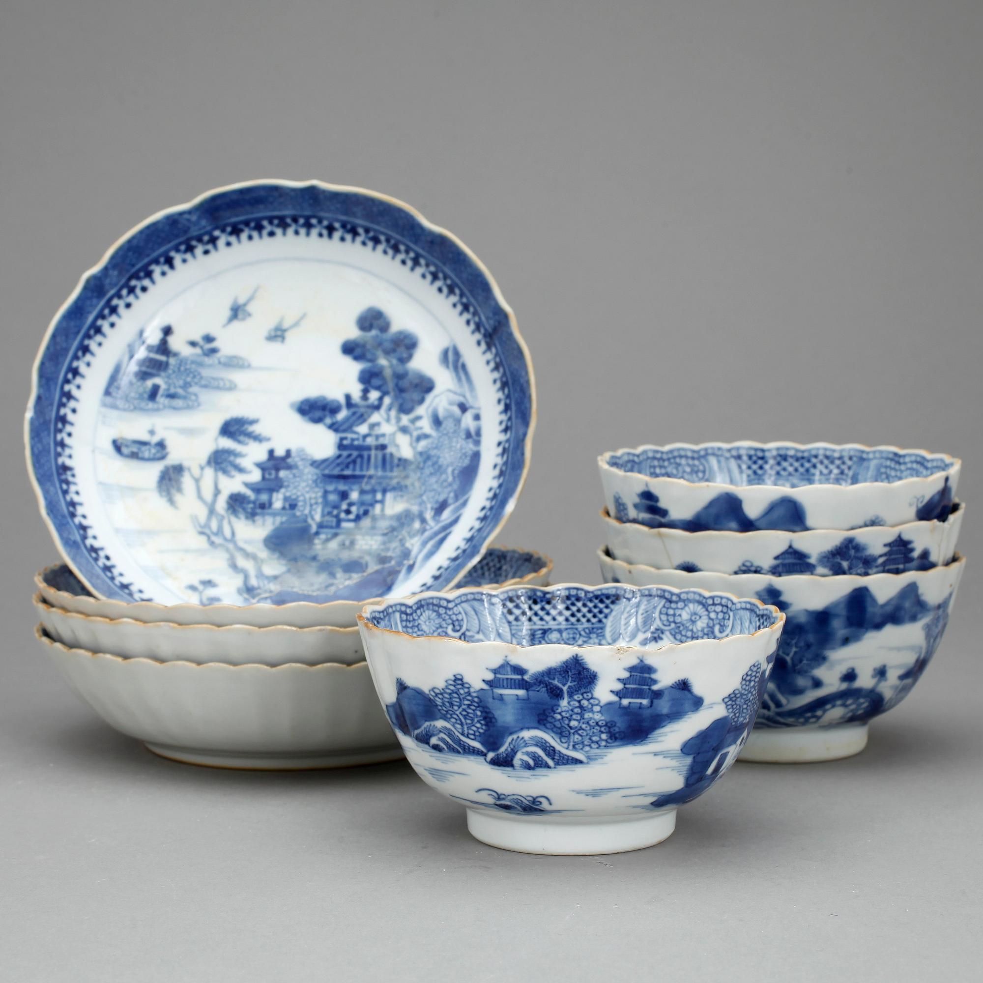 KOPPAR och FAT, 4+4, porslin, Kina, omkring 1800-talets början.