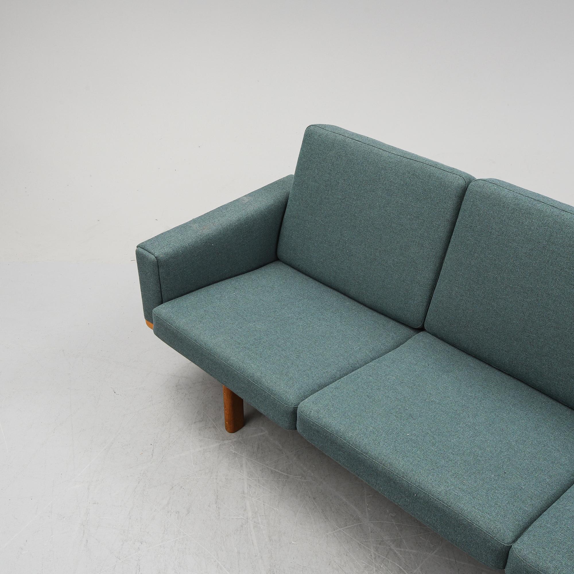 Hans J Wegner, soffa, GE-236, Getama, 1900-talets andra hälft.