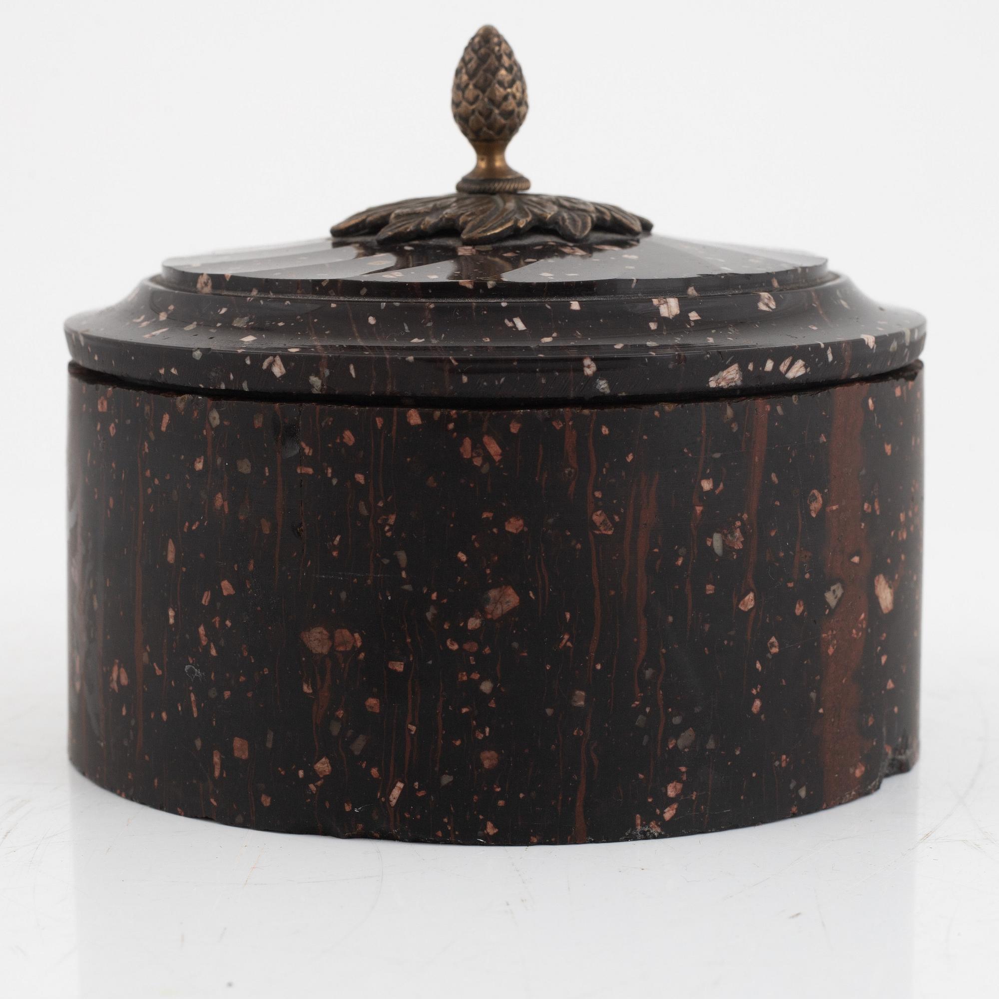 Smörask med lock, Älvdalen, 1800-talets första hälft, Empire.