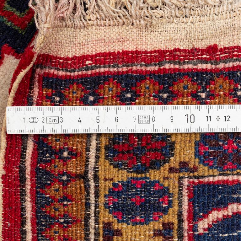 Rug, oriental, approx. 311 x 228 cm.