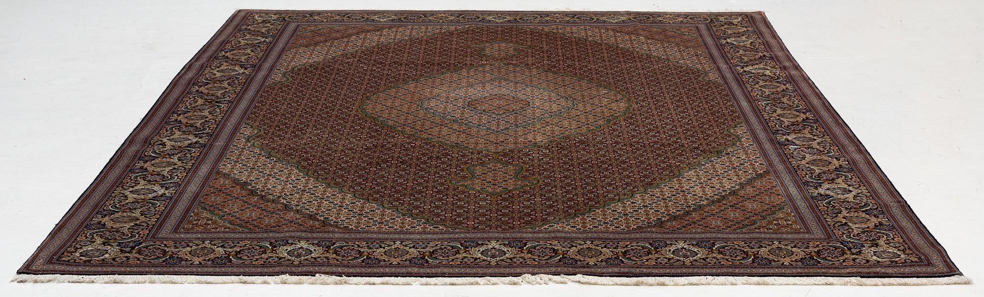 Matta, Täbriz, ca 330 x 260 cm.