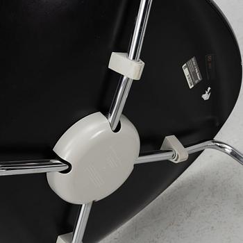 Arne Jacobsen, a set of six model 'Seven' chairs, Fritz Hansen, Denmark 2018.