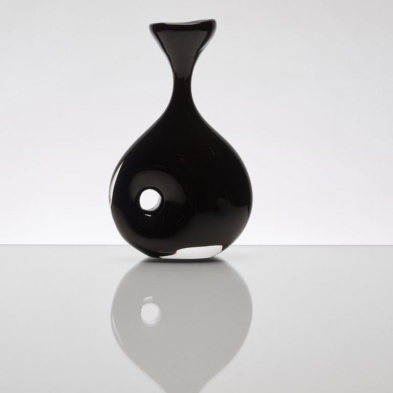 Vicke Lindstrand, An organic shaped vase, Kosta, 1950's.