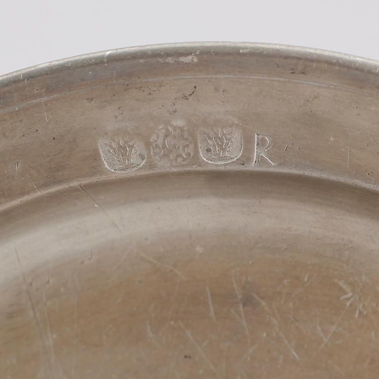 TALLRIKAR, 4 st, tenn, 1700-tal.