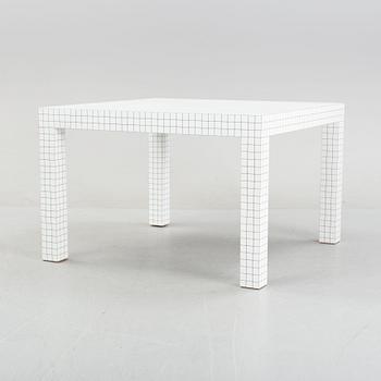 A model 2600 'Quadrema' table by Superstudio for Zenotta, designed in 1970.